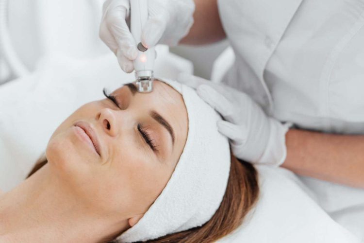 Trattamento di radiofrequenza per il viso, a cosa serve
